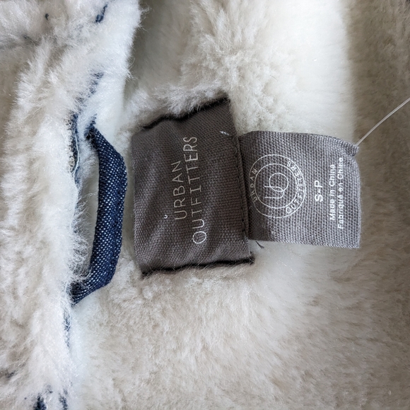 💙Urban Outfitters comfy coat - Picture 7 of 10